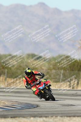 media/Dec-01-2025-Moto Forza (Mon) [[2daa91e15f]]/2-Intermediate Group/Session 3 (Turn 3)/